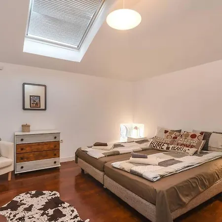 Apartment Spacious And Cozy 3 Bedroom In Downtown *